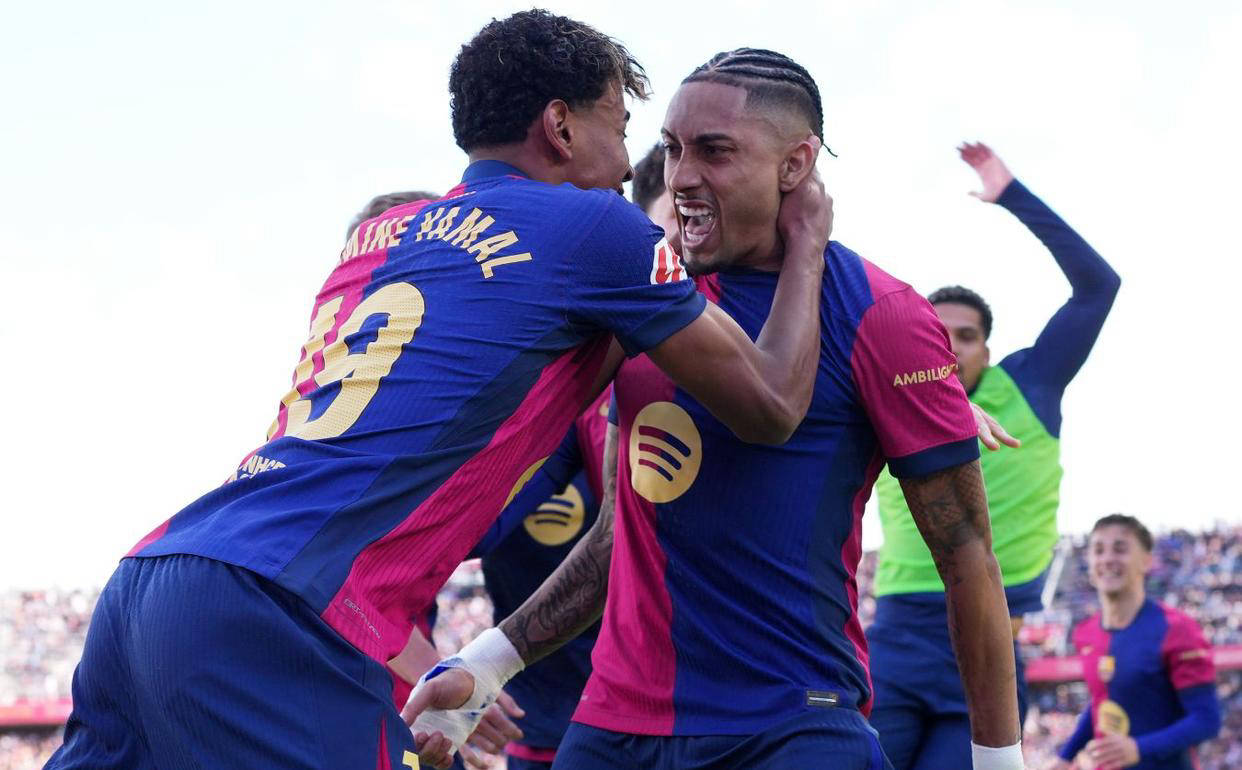 巴萨后卫神勇救险，助球队成功保级，两个操作也是首页来源的话.-爱游戏游戏平台